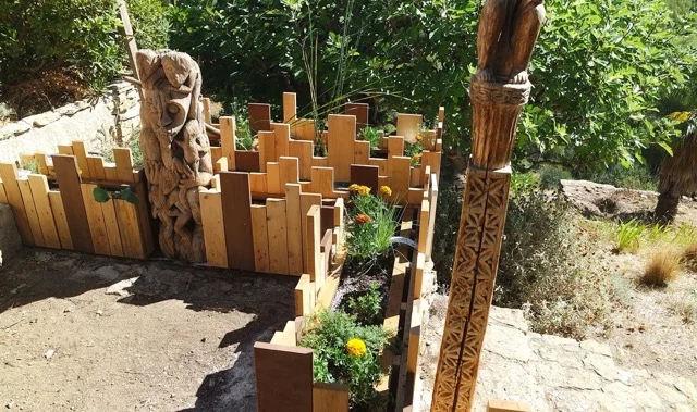 Jardinière d'angle à isolation thermique